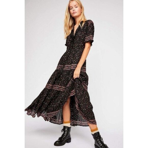 Free People Dresses & Skirts - FREE PEOPLE Rare Feelings Maxi Dress